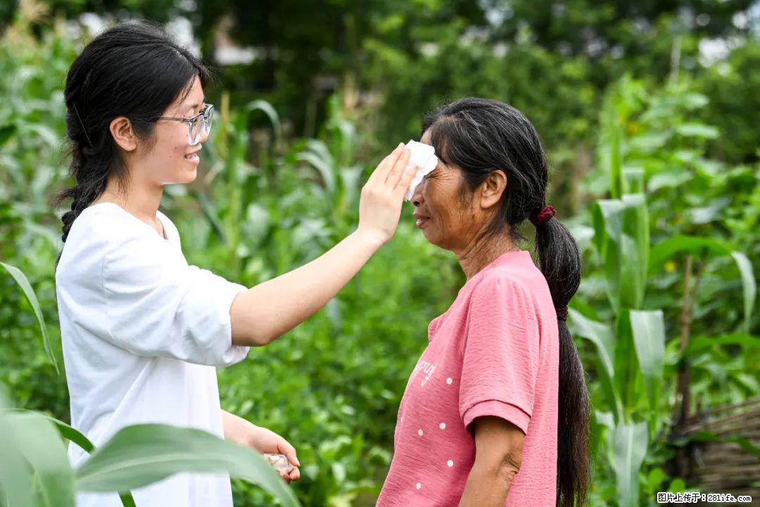全网追的“扁担女孩”，找了一份暑假工，时薪12元 - 揭阳生活资讯 - 揭阳28生活网 jy.28life.com