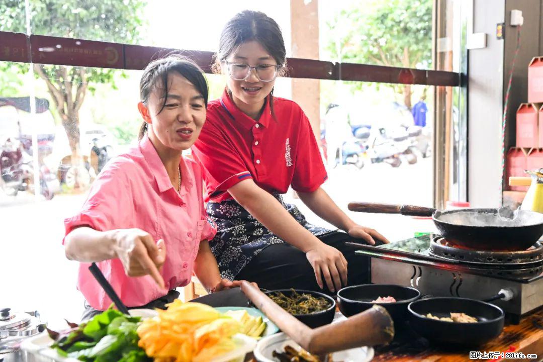 全网追的“扁担女孩”，找了一份暑假工，时薪12元 - 揭阳生活资讯 - 揭阳28生活网 jy.28life.com